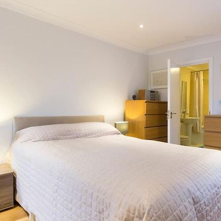2 Bed Room Flat Near Westfield, West Лондон Экстерьер фото