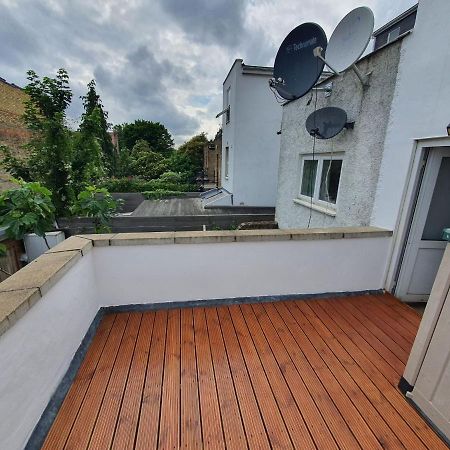 2 Bed Room Flat Near Westfield, West Лондон Экстерьер фото