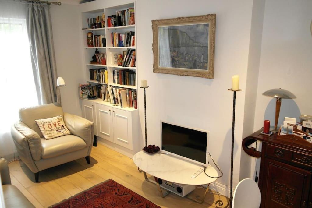 2 Bed Room Flat Near Westfield, West Лондон Экстерьер фото