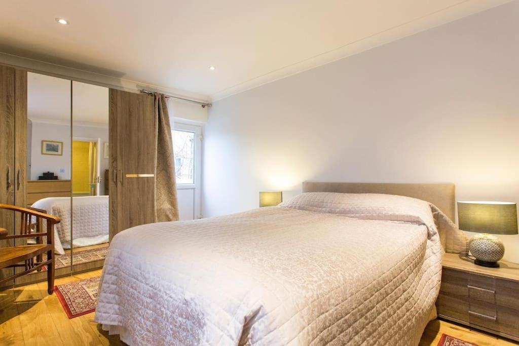 2 Bed Room Flat Near Westfield, West Лондон Экстерьер фото